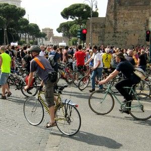 Nuove strade a misura di ciclista: "Oggi la modernit&agrave; &egrave; su due ruote"