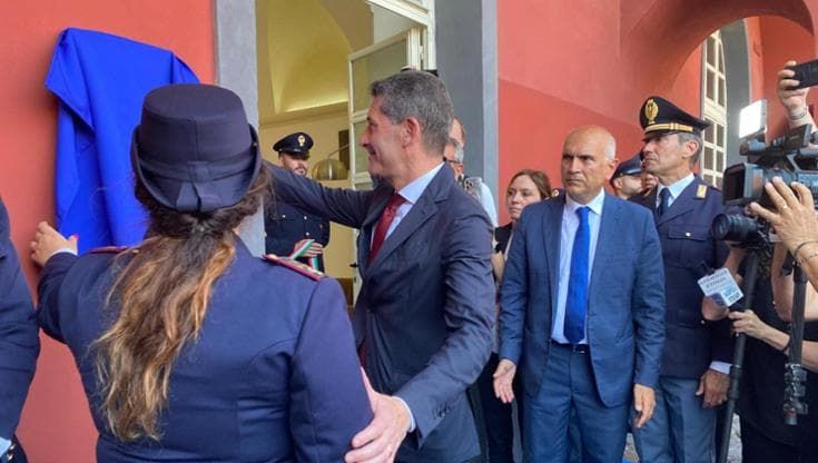 Polizia, Pisani a Napoli per gli 80 anni del Reparto Mobile: “Equilibrio e professionalità”