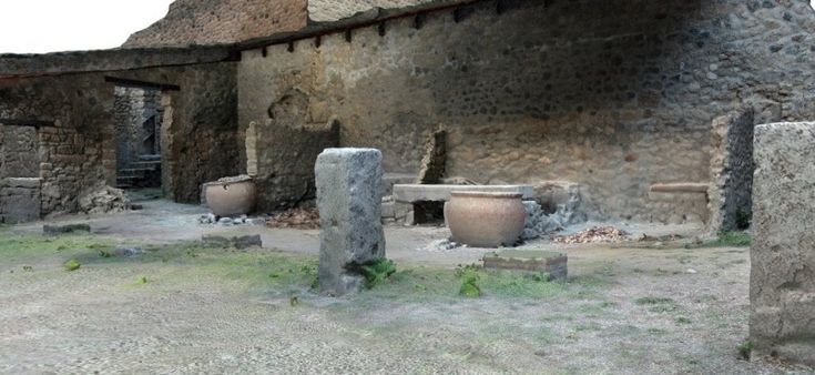 Pompei, i privati restaurano l’officina della concia delle pelli 