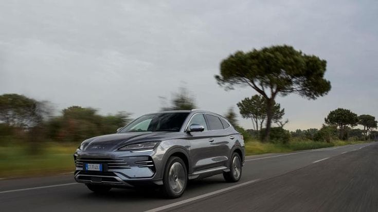 Byd Seal ibrida plug-in, il Suv comodo e spazioso con 900 km di autonomia. La prova