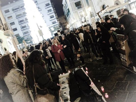 Salerno, fiaccolata contro le pellicce