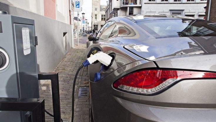  Miraggio ricarica, Roma non è una città per auto elettriche