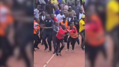 Kenya, l'arbitro assegna il rigore ed è caos: la fuga del direttore di gara inseguito dai giocatori