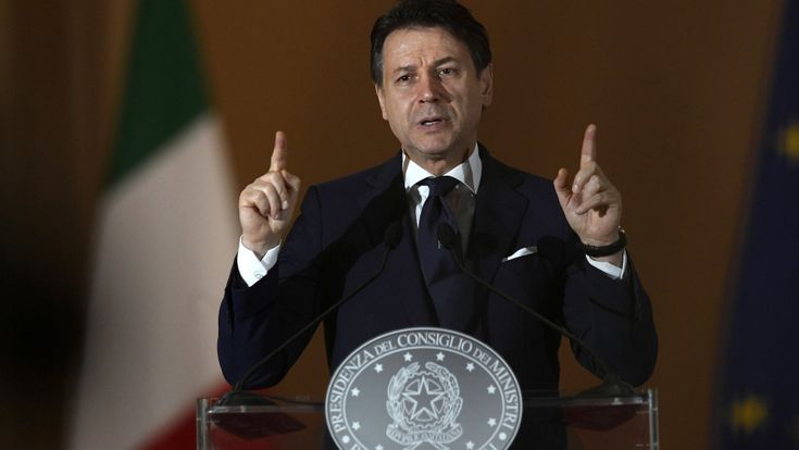 Contro i dubbi di Speranza il pressing Regioni-imprese. E il premier allenta il rigore