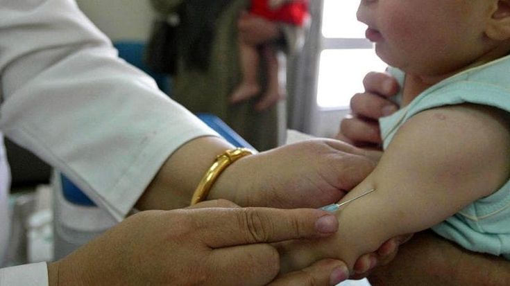 Vaccino per i neonati: la Regione Sicilia non fa la gara e acquista il più costoso