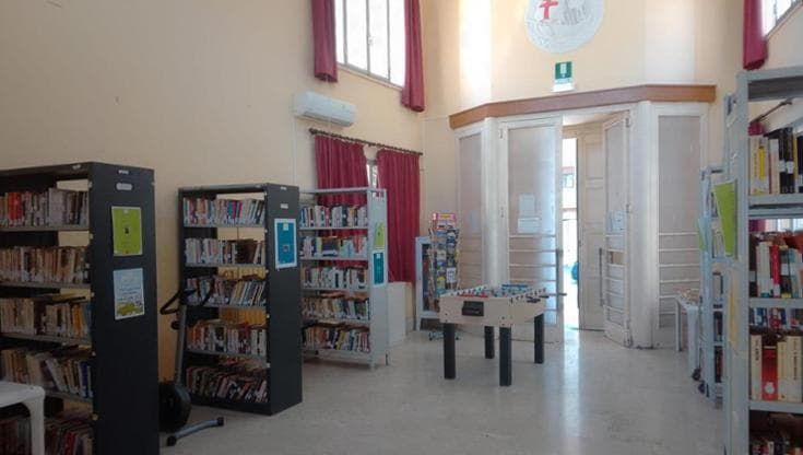 Due sentenze del Tar non bastano, la biblioteca “Il fiore nel deserto” resta chiusa