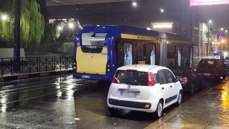 È Caterina Arnò, 42 anni, la donna investita e uccisa dal bus 18 in via Bologna