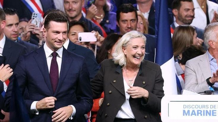 Le Pen torna padrona a casa sua