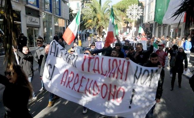 Minacce e botte ai commercianti<br />sette Forconi denunciati per violenza