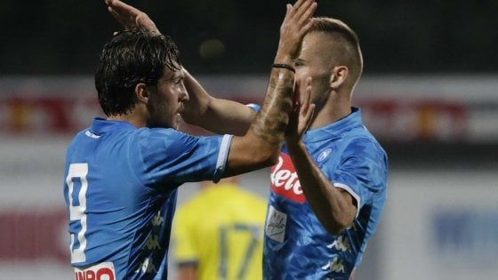 Il Napoli cresce ancora: 2-0 al Chievo, gran gol di Verdi