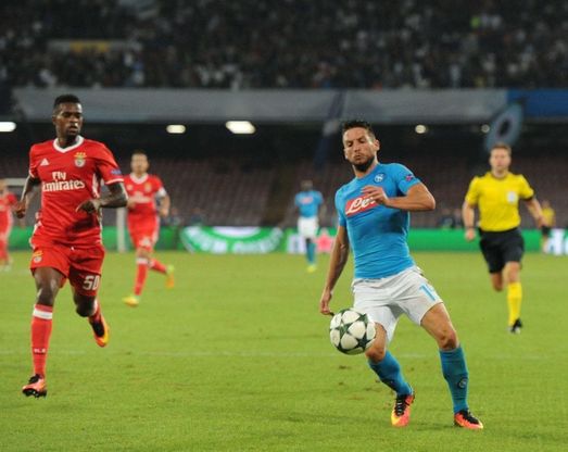 Napoli-Benfica, spettacolo Mertens