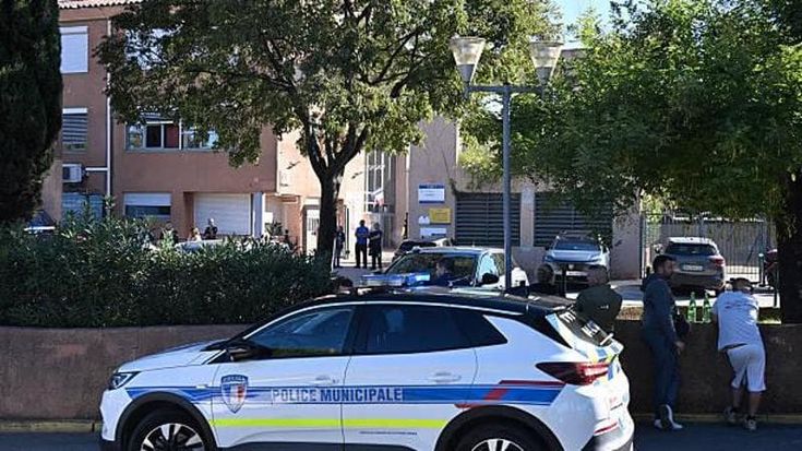 Francia, preside e insegnante feriti a colpi di fucile da caccia da uno studente di 14 anni vicino Marsiglia