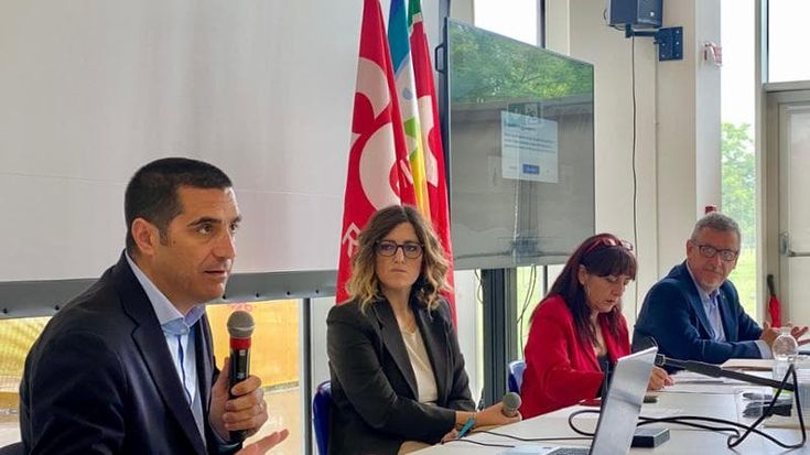 Sanità, l’allarme di de Pascale: “Sta crollando il tetto anche qui”