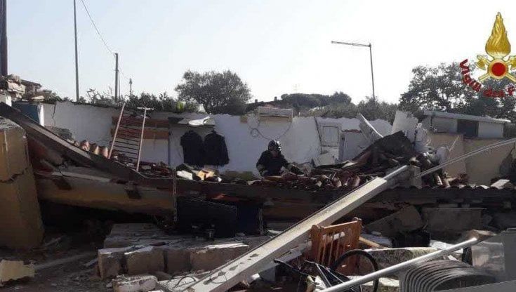 Anzio, esplosione per fuga di gas in una villetta: donna gravissima