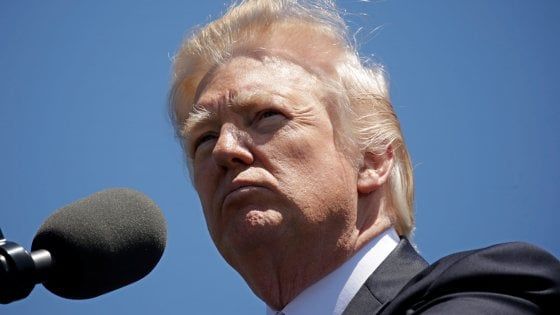 Il Nyt accusa Trump: "Ha dato ai russi informazioni segrete di Israele". Il presidente: "E' un mio diritto"