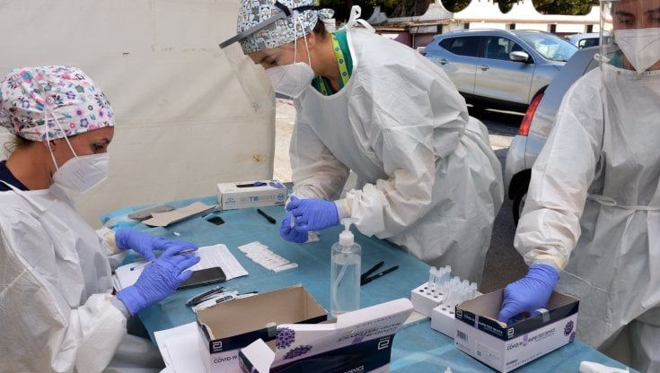 In Sicilia è boom di casi: corsa contro il tempo per evitare la zona gialla a Natale