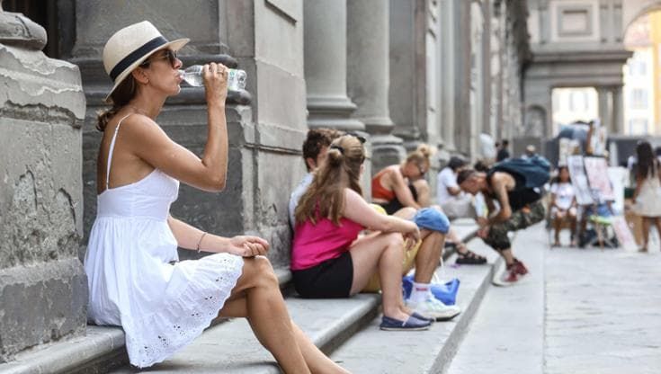 Il caldo non dà tregua, Firenze verso il decimo giorno consecutivo col bollino rosso