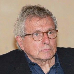 Carlo Flamigni: "Sull'aborto certa Chiesa &egrave; medievale, cos&igrave; umilia solo le donne"