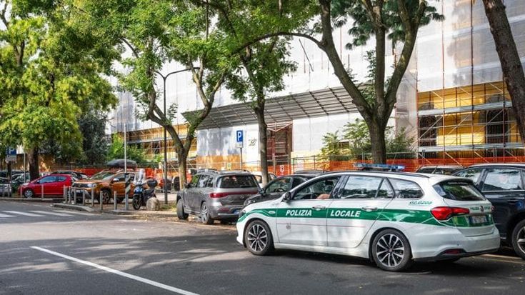Anni di botte e maltrattamenti, registra e manda a un vigile che parla arabo: arrestato il marito