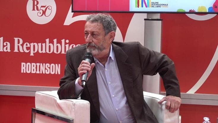 Salone del libro, Serra: "Gli odiatori sui social? Obbligatorio fregarsene"