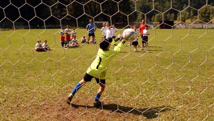 Green Pass e sport per ragazzi, guida a tutte le regole: autocertificazioni, tamponi e quarantene