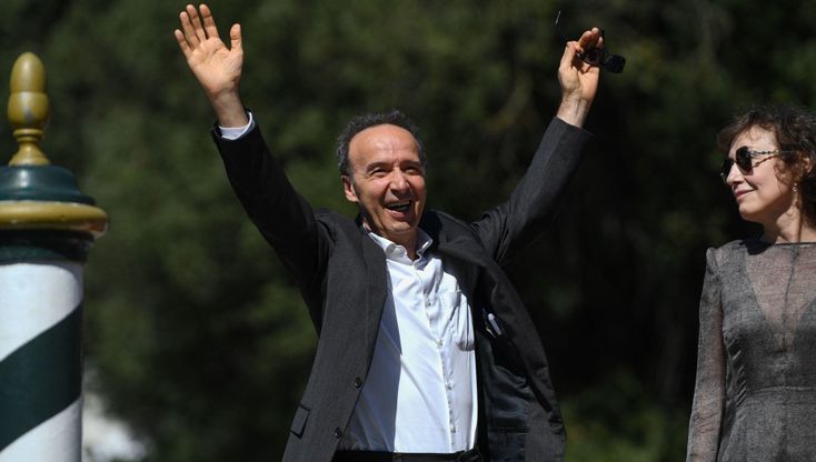 Venezia 78, è il giorno di Roberto Benigni. "Stanotte dormirò con il Leone d'Oro"