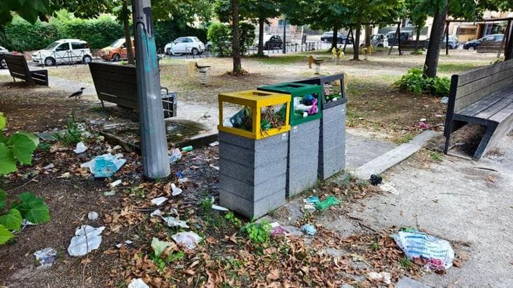 Orrore al parco di Tor Tre Teste: ventenne stuprata dal branco davanti al fidanzato