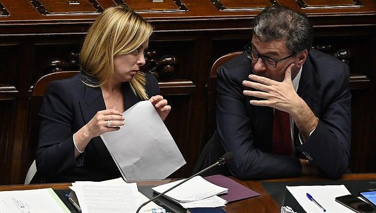 Manovra, il governo perdona gli evasori. Condono penale per chi ripaga il fisco 