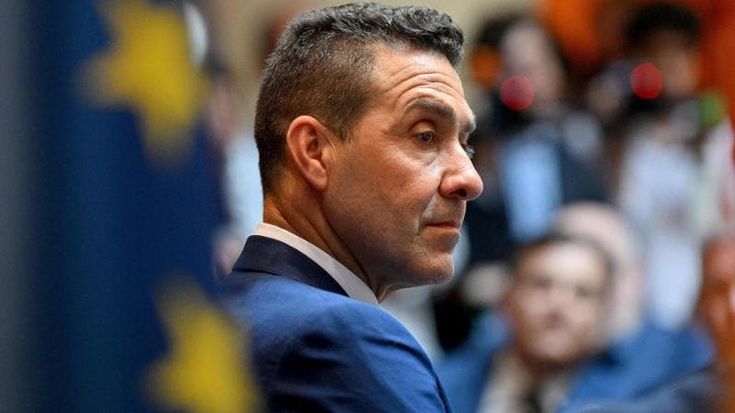 Vannacci tra arditi e putiniani. Non credo all’orrore dei cecchini