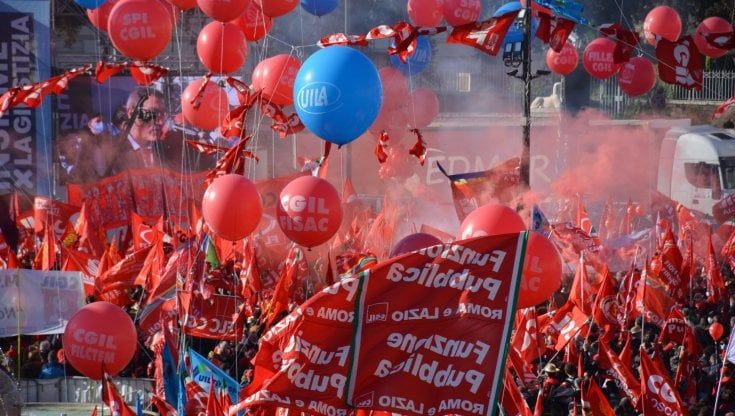 "Incontriamoci per trovare lavoro ai giovani": la Cgil scrive alle imprese in Puglia e apre la vertenza 