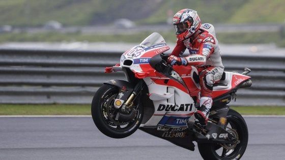 MotoGp, in Malesia domina Dovizioso. Rossi secondo, Marquez cade