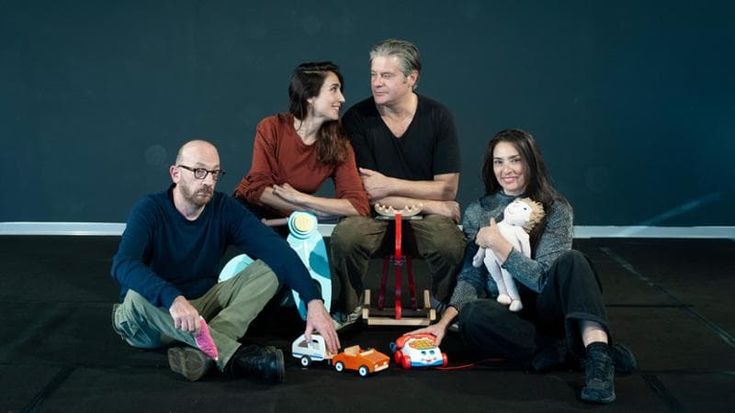 Mattia Torre’s ‘Figli’ hits the stage: it’s still no country for parents