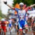 Ciclismo, Giro d'Italia: sprint e cadute, vince Demare. Viviani ancora secondo