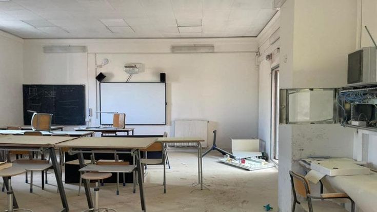 “Righi fascista, la scuola è nostra”. Vandalizzato il liceo. Schlein: “Da Meloni solo silenzio”