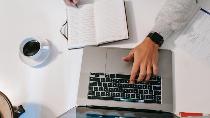 Lavoro, l'ultima frontiera dello smart working: niente più casa, ora le aziende prenotano sale condivise. A ore e a turno