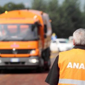 Auto in fiamme in galleria: chiude la Catania-Siracusa