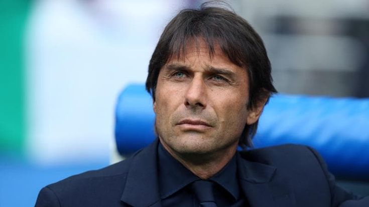 La scelta del Napoli: tutto su Conte non c’è un piano B per la panchina