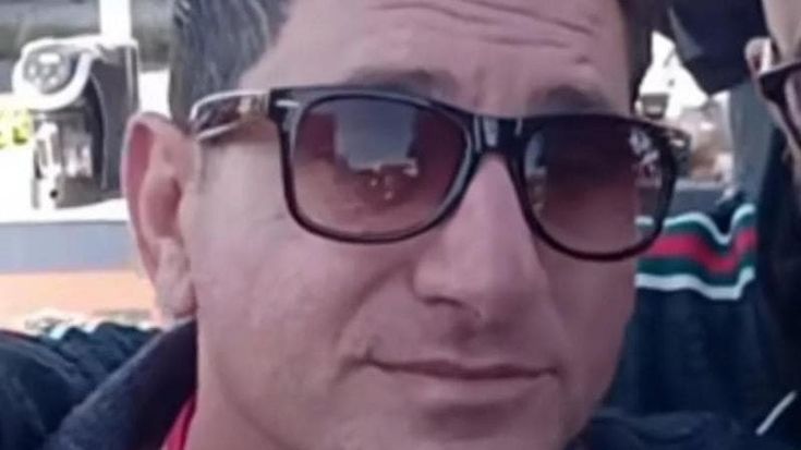 Per 8 mesi curato con oppiodi e respinto dagli ospedali, ma aveva un tumore: muore a 46 anni