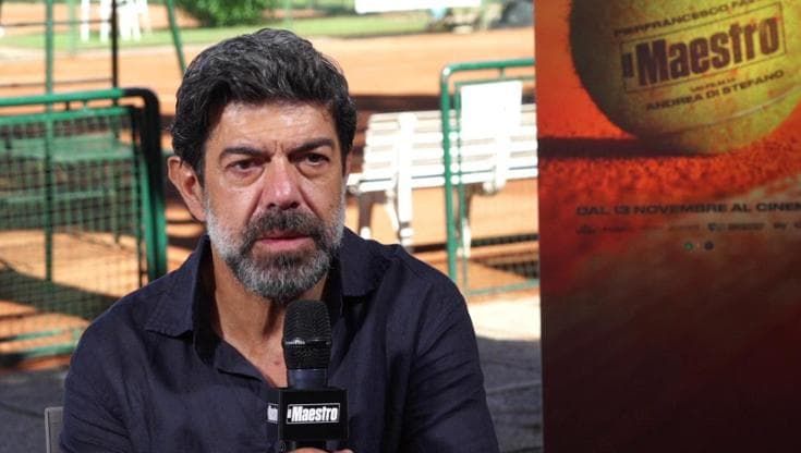 Pierfrancesco Favino a Venezia 82: "Il maestro è un elogio all'arte di perdere"