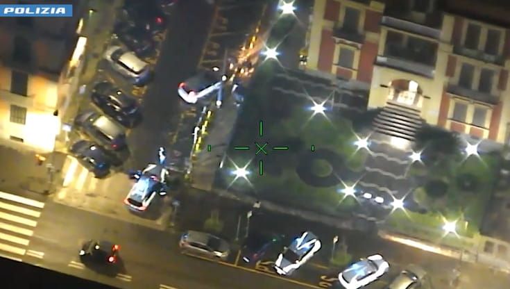 Secondigliano, spaccio nei giardini occupati dal clan da 30 anni: la cocaina alla portata dei bimbi