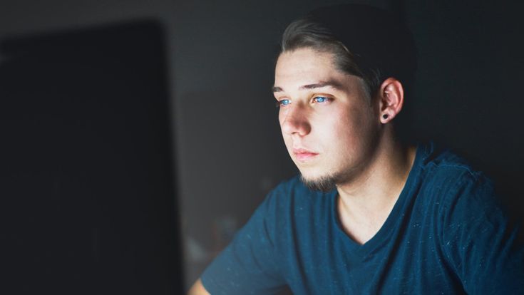 I ragazzi e le notti infinite “Chat, video e serie tv i nostri ritmi capovolti”