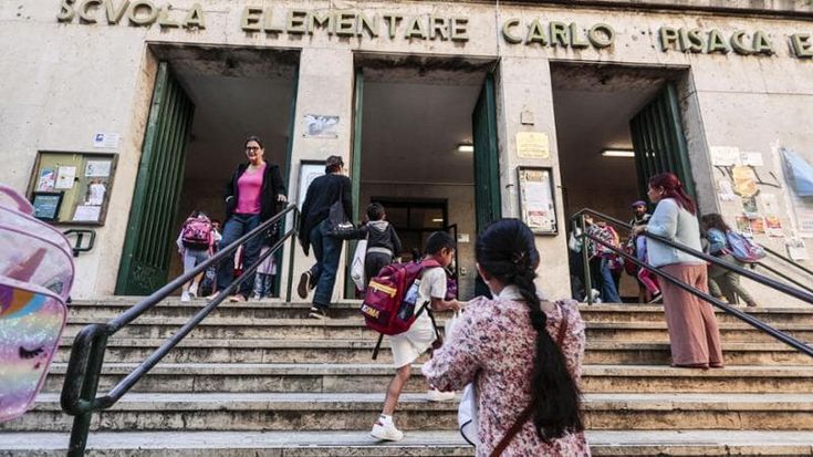 Le lezioni di italiano un miraggio per i genitori: “Già 30mila in attesa”