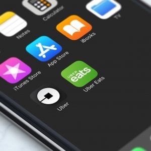 Uber fa l'assicurazione ai suoi fattorini 