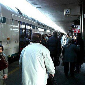 Ferrovie, agitazione da stasera. Maggiori disagi sui treni regionali 