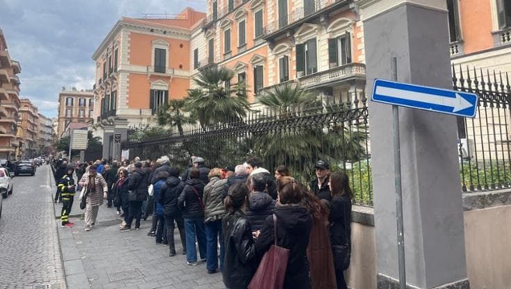 Giornate Fai di Primavera a Napoli, file all’ingresso di Palazzo d’Avalos
