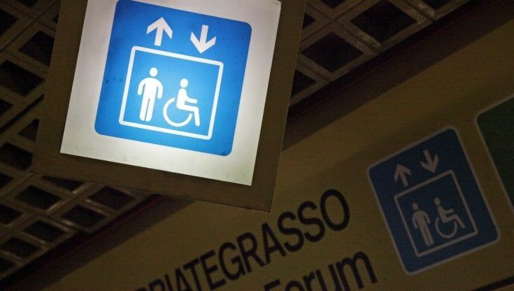 Meno barriere architettoniche e 34 ascensori sulle linee M1 e M2: il piano di Milano per le Paralimpiadi del 2026