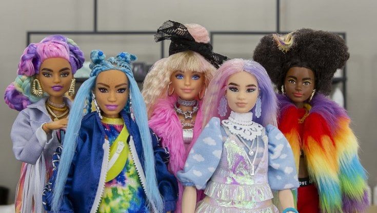 All'asta cinque Barbie uniche e inclusive acconciate da noti hairstylist della moda