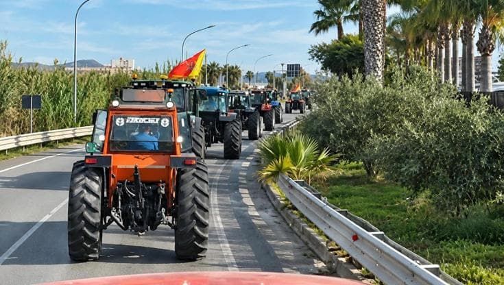 Da Trapani a Siracusa: il caro gasolio blocca trasporti e pescherecci