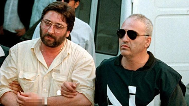 Dai soci in affari ai padrini politici, la tela dei segreti ancora da svelare del boss pentito Francesco Schiavone