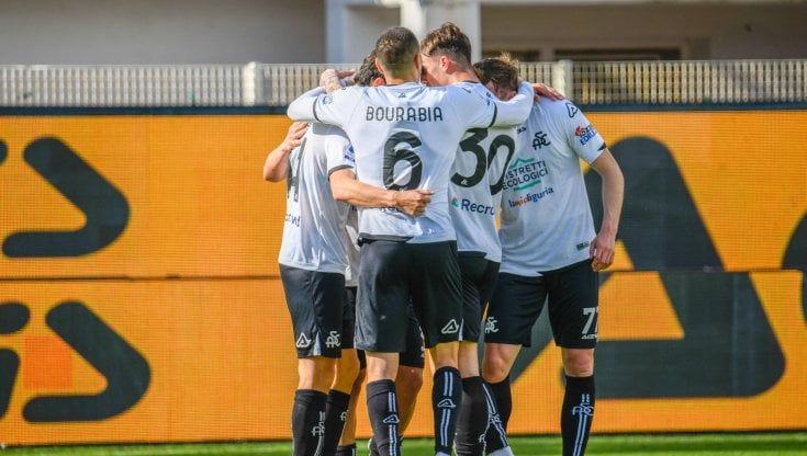 Spezia, la felicità di Shomurodov in un pareggio che fa arrabbiare